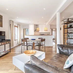 raisin-appartement-familial-donnant-sur-la-sorgue.fr-provencehotel.com/