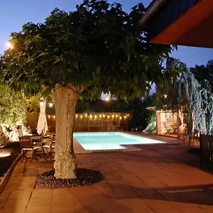 vivienda-con-piscina-en-granollers.catalonia-hotels.com/